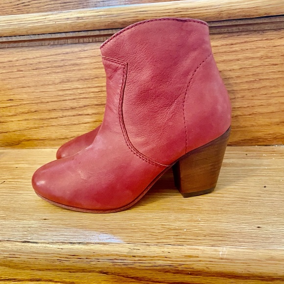 Boden red boots - Picture 3 of 6